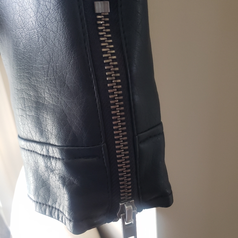 NWOT BLACK LEATHER YOUTH JACKET - Picture 7 of 10